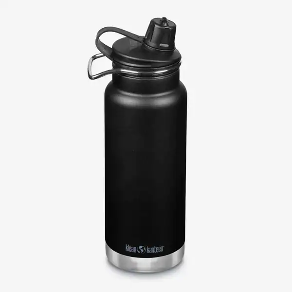 Zwarte Klean Kanteen sportfles met afsluitdop en handvat.
